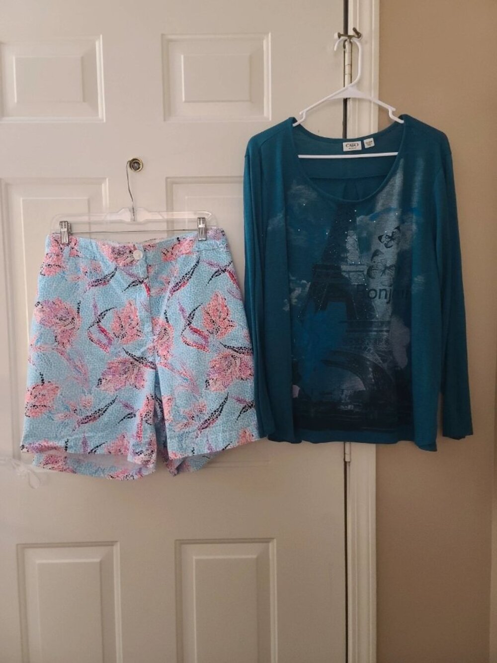 Crown & Ivy Sz 24 Shorts & Cato Eiffel Tower Top 22/24